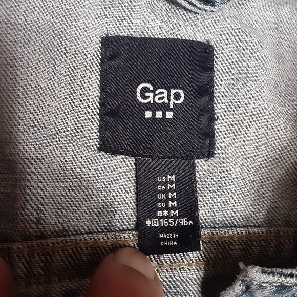 GAP JEAN JACKET LIGHT WASH 2017 DISTRESSED BUTTON UP DENIM WOMENS SIZE MEDIUM. - Picture 13 of 14